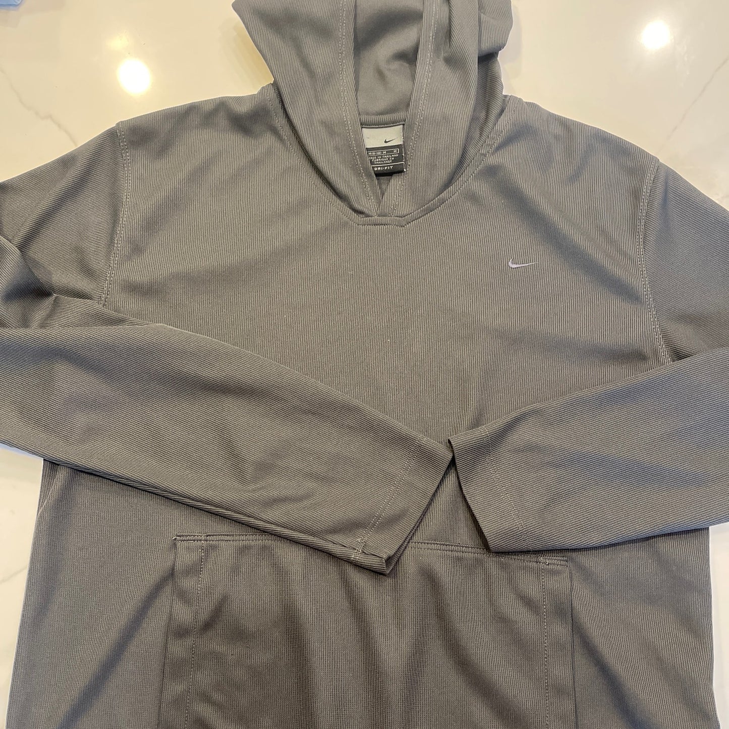 Nike pullover women’s